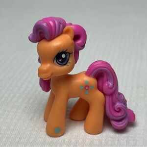 My Little Pony Ponyville Sew and So 2006 Figure